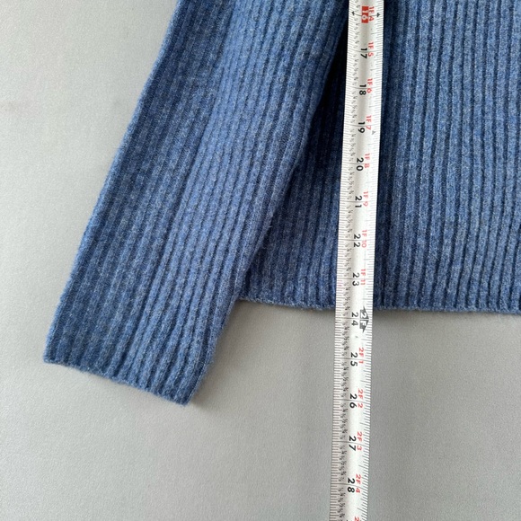 🎉5 for $45🎉 Abercrombie fitch cardigan sweater women size L blue - Picture 7 of 10